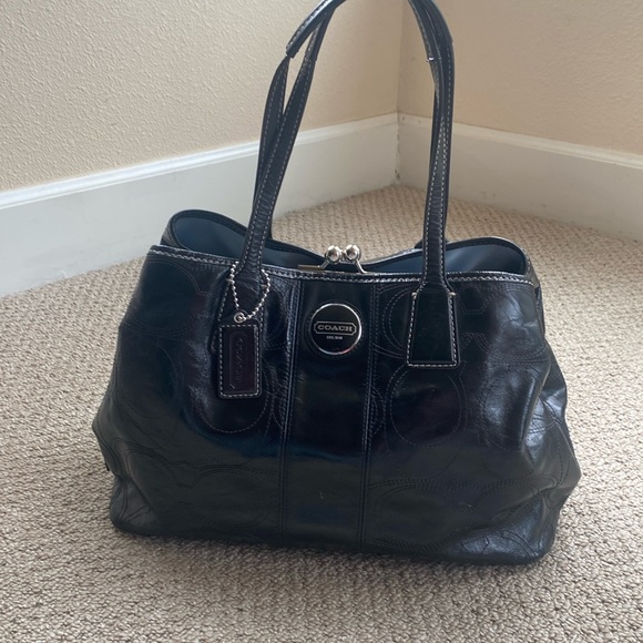 Coach Handbags - Vintage Coach Black Patent Leather Signature Stitched Framed Kisslock Purse.